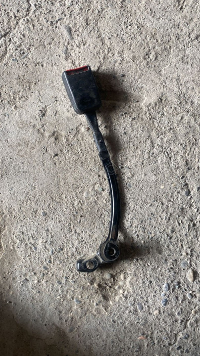 vw passat b5 emniyet kemeri tokası