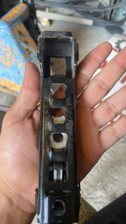 8V0857819A skoda octavia 2018 emniyet kemeri ayar kızağı