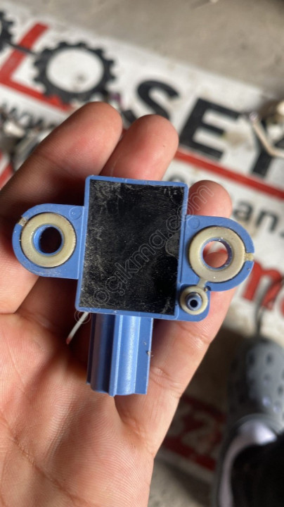 1K0955557B skoda octavia 2011 ön sağ kapı darbe sensörü