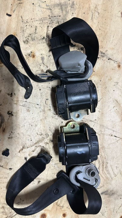 1997-2004 VW GOLF 4 1.9 TDİ ARKA EMNİYET KEMERLERİ ADET