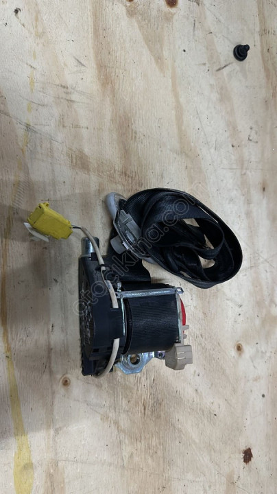 2010 VW CADDY EMNİYET KEMERİ