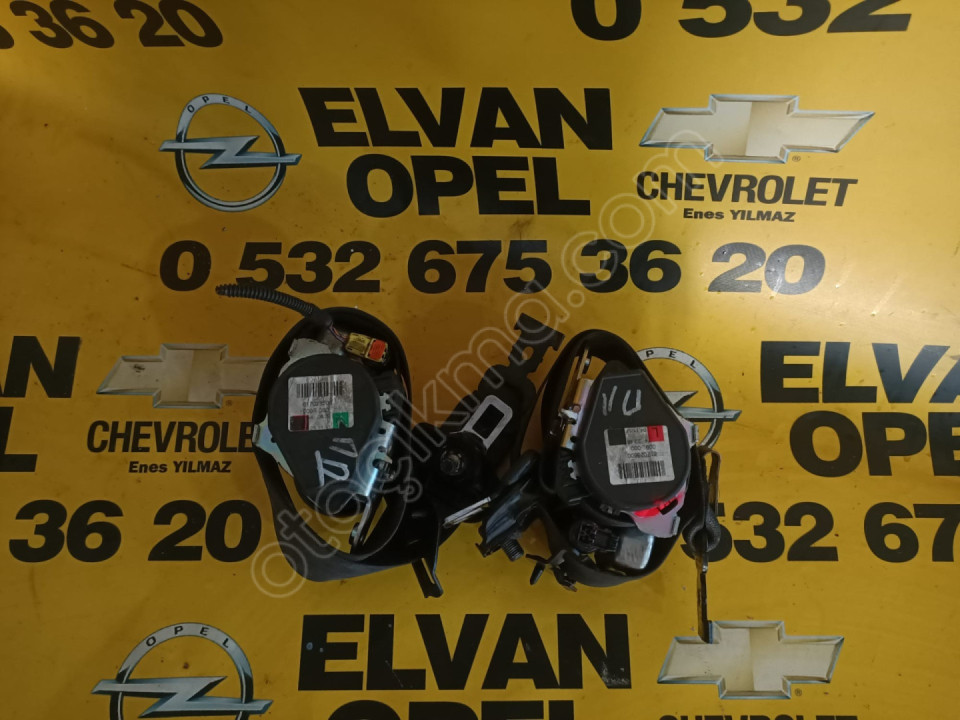 Opel Astra J Çıkma Emniyet Kemerleri