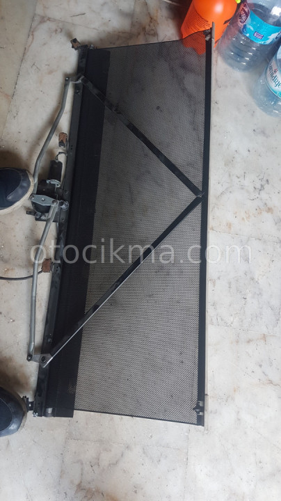 audi a6 arka perde elektirikli 4F5881325 UYSALLAR OTO ÇIKMA