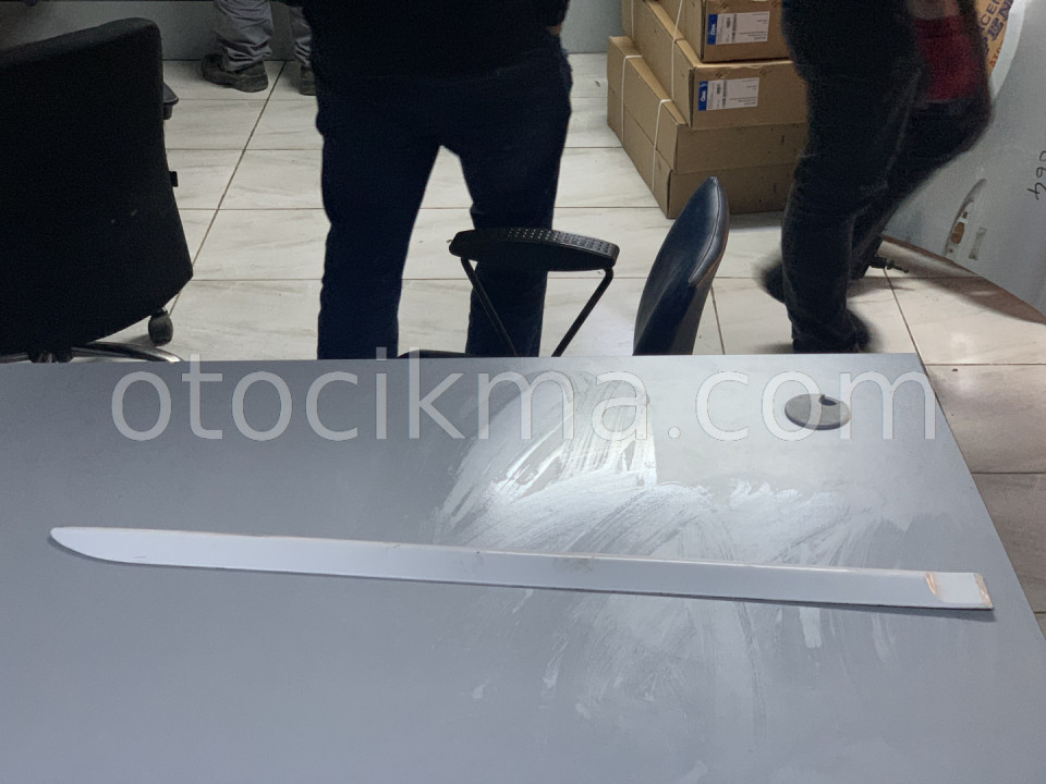 Era Arka Sağ Kapı Çitası