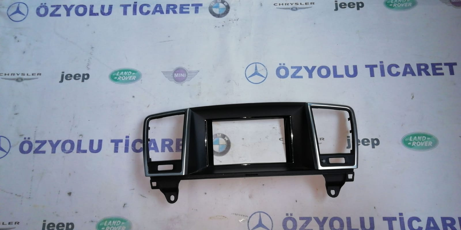 Mercedes w166 ml orta ekran ve havalandırma çerçevesi