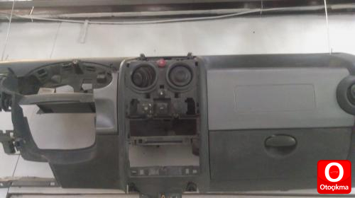 Peugeot Partner Göğüslük 2004-2007