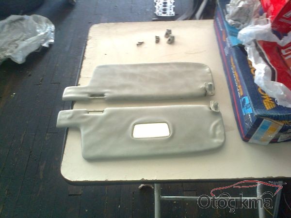 AUDİ 80 GÜNEŞLİK