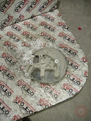 CC PASSAT ÖN SAĞ TAŞIYICI 3C0505436F