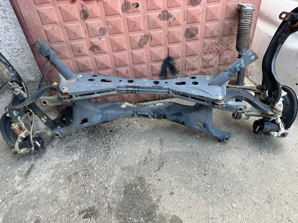 Honda Civic FC5 Çıkma Sol Arka taşıyıcı komple