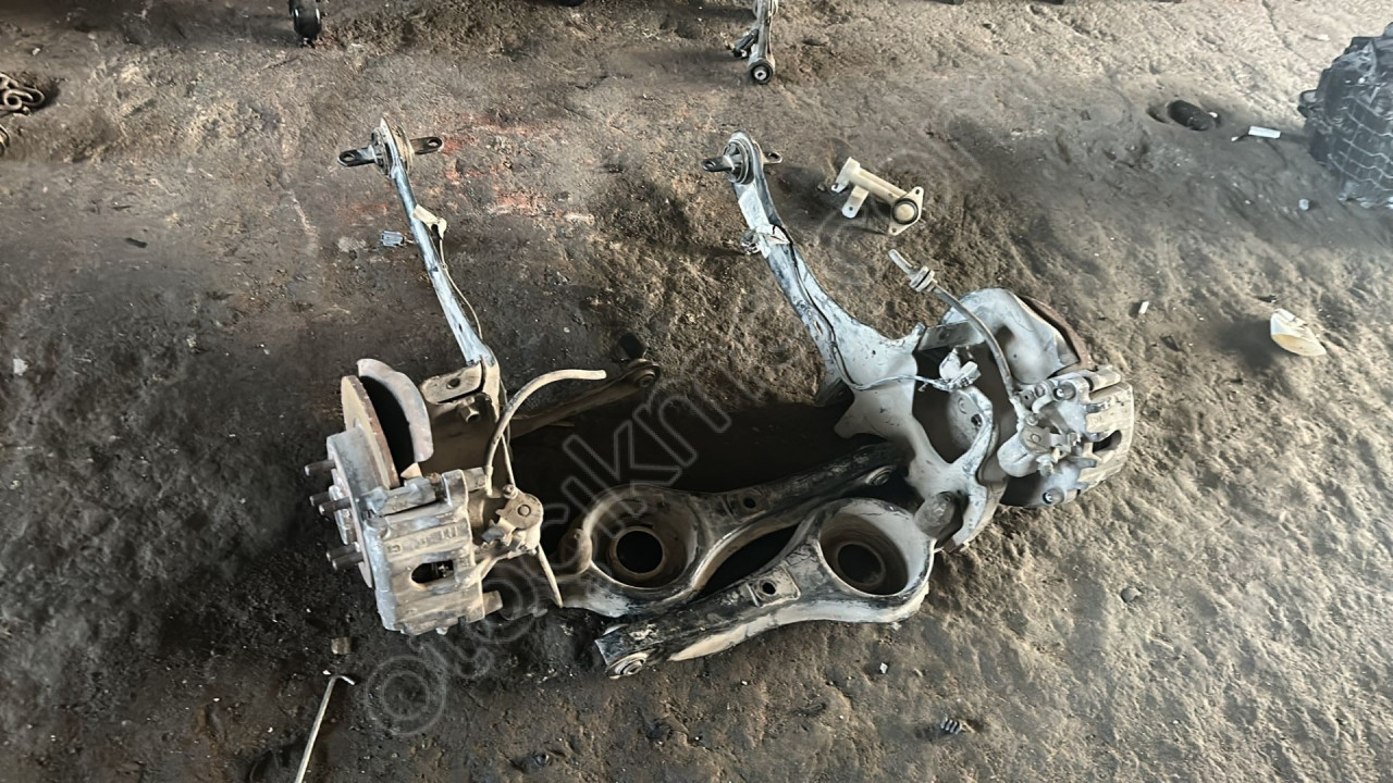 FORD FOCUS 2 3 ARKA SALINCAK TAŞIYICI TORSİYON MG OTO