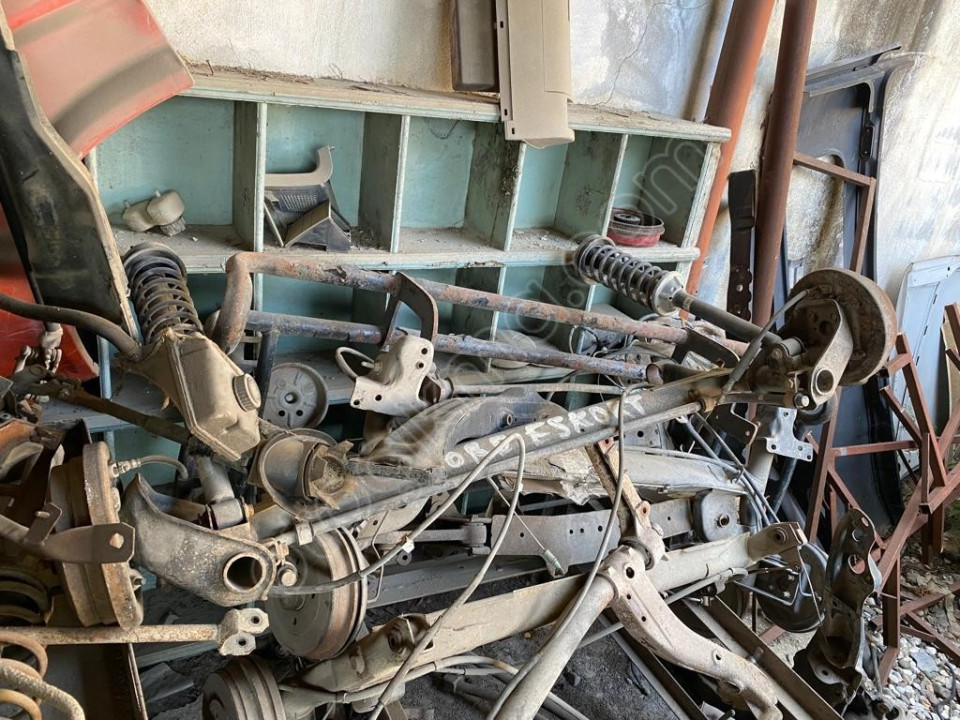 FORD ESCORT ARKA DİNGİL ORJİNAL ÇIKMA  DOLU 1995-2000 MODEL