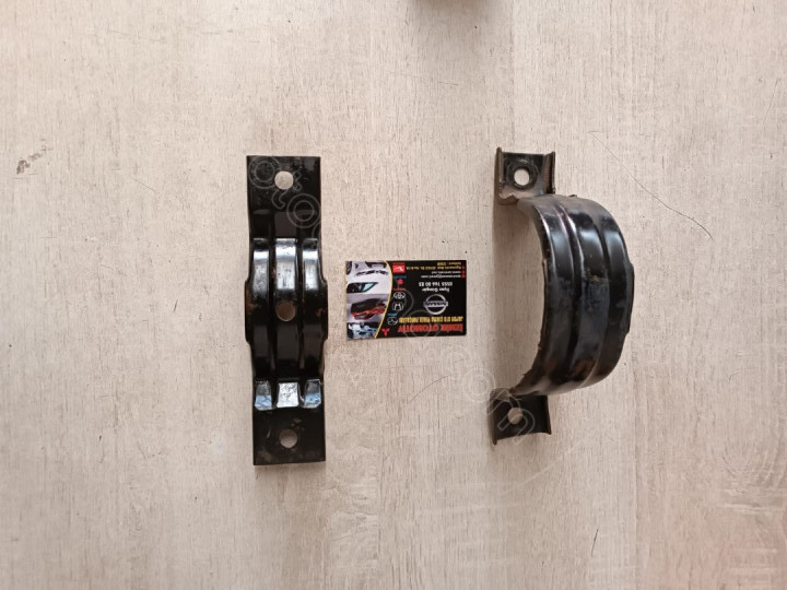 Nissan Skystar D22 Şaft Askı Aparatları 1998 ÇIKMA