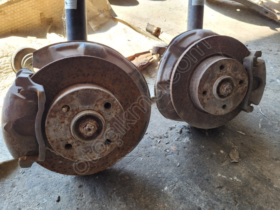 Skoda forman sol ön taşıyıcı