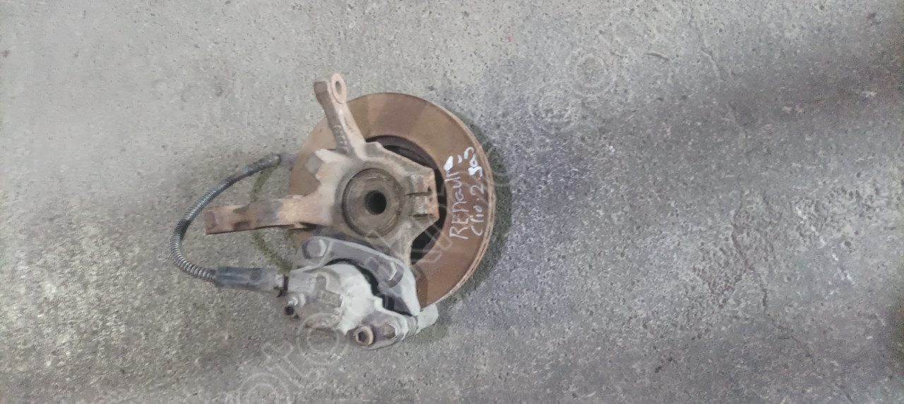 RENAULT CLİO SAĞ ÖN TAŞIYICI