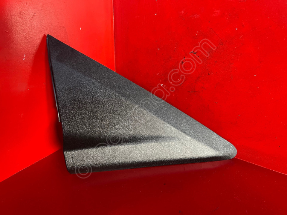 FORD COURİER SAĞ DIKIZ AYNA ÜÇGENİ ÇIKMA PARÇA