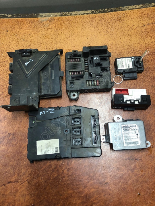 MEGANE 2 BEYİN SET ORJİNAL ÇIKMA PARÇA