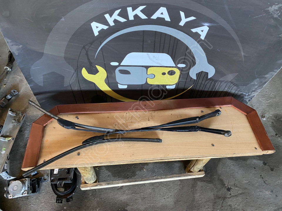 Dacia Lodgy Sol ön Silecek Kolu Orijinal Çıkma