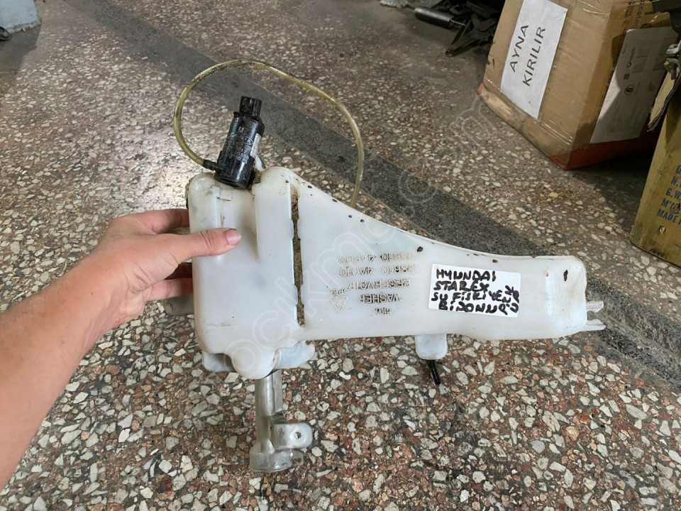 HYUNDAİ STAREX CAM SU FİSKİYE BİDONU ORJİNAL ÇIKMA