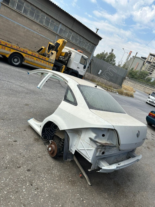 2022 DUSTER BAGAJ CAMI ÜNALLAR OTO YEDEK PARÇA’’DA