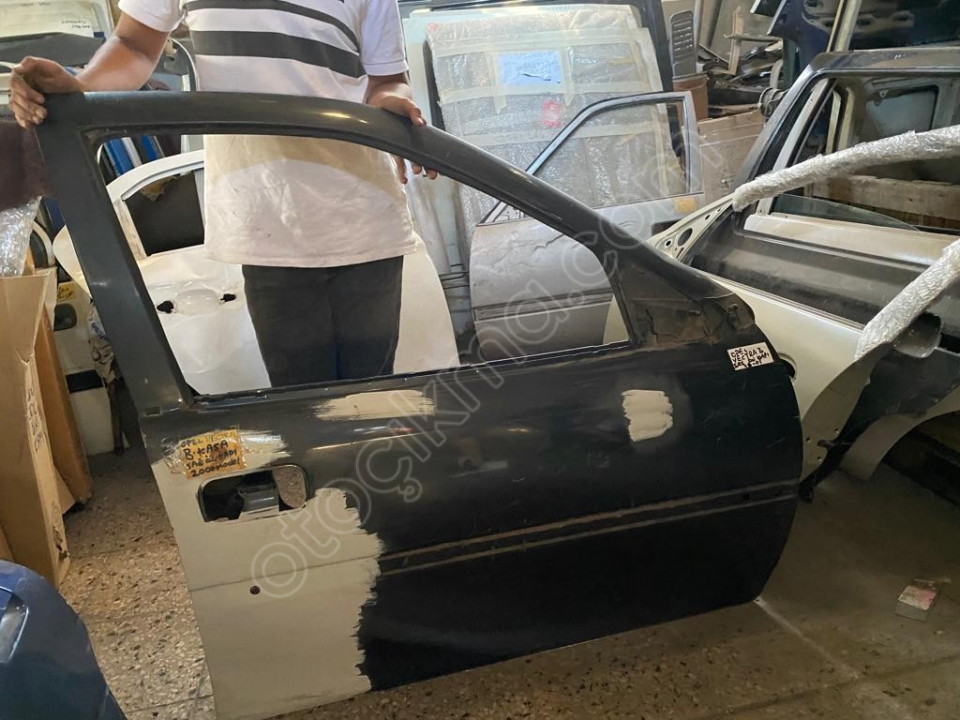 OPEL VECTRA B SAĞ ÖN KAPI CAM KRİKOSU 1997-2002 MODEL