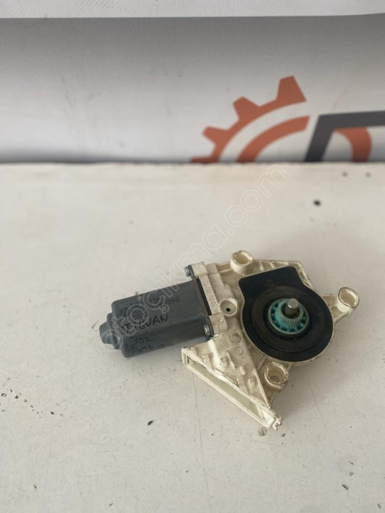 Volkswagen Tiguan Sol Arka Cam Motoru Hatasız Orjinal Çıkma
