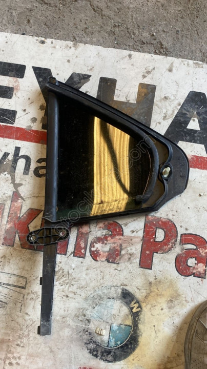 5JA845214 skoda rapid 2016 sağ arka kapı kelebek camı