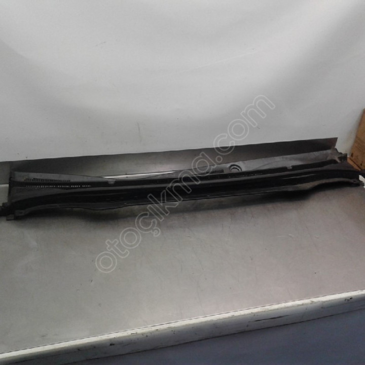 HYUNDAİ İ30 ÖN CAM IZGARASI