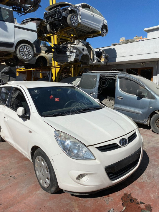 2010 İ20 ÖN CAM ÜNALLAR OTO YEDEK PARÇA’’DA