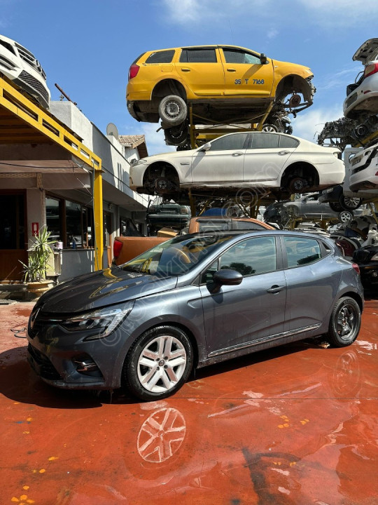 2022 CLİO 5 SOL ÖN CAM ÜNALLAR OTO YEDEK PARÇA’’DA