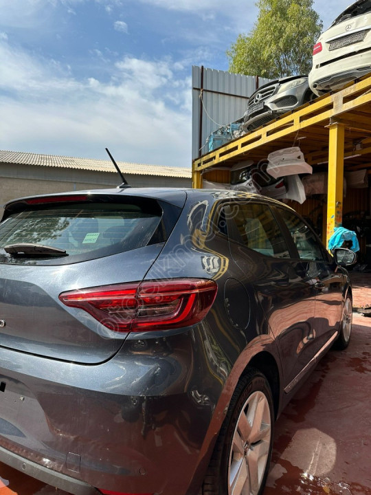 2022 CLİO 5 SAĞ ARKA CAM ÜNALLAR OTO YEDEK PARÇA’’DA