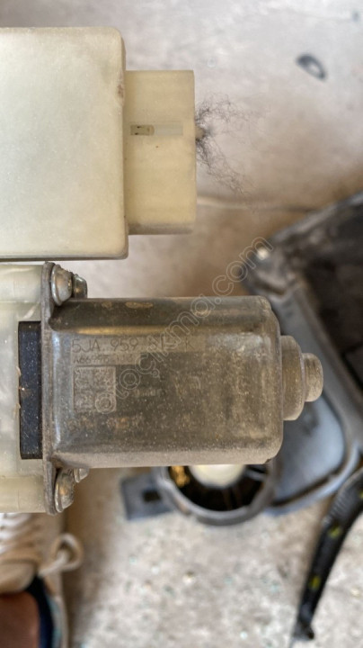 5JA959812K skoda rapid 2016 sağ ön kapı cam motoru