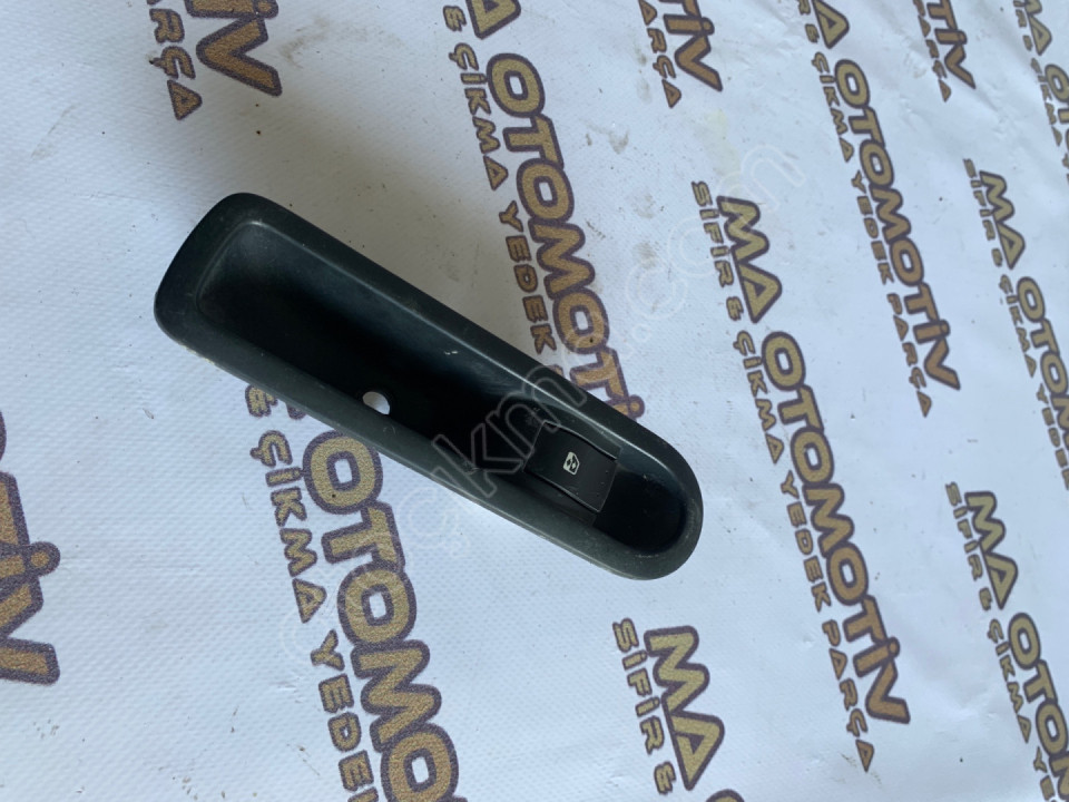 RENAULT SCENİC SAĞ ARKA CAM DÜĞMESİ