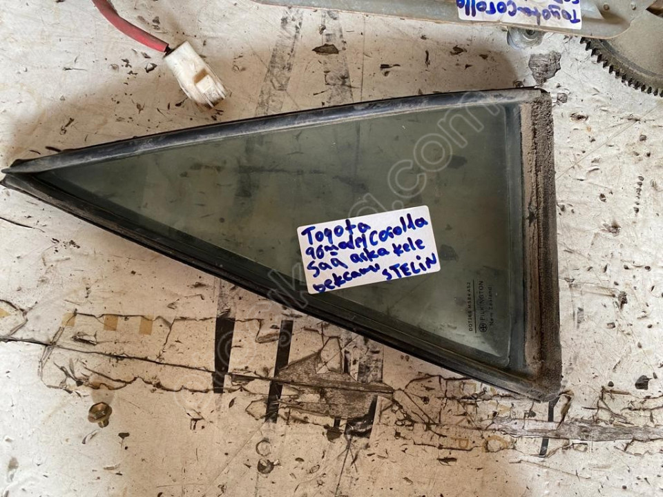 TOYOTA COROLLA SAĞ ARKA KAPI KELEBEK CAMI 1993-1998 MODEL