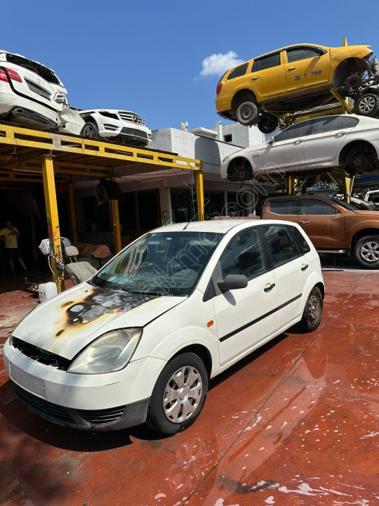 2006 FIESTA ÖN CAM MERTLER OTO YEDEK PARÇA’’DA