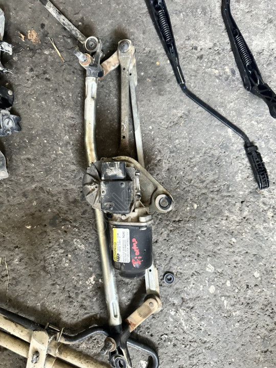 FİAT FİORİNO ÖN CAM SİLECEK MOTORU
