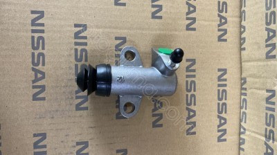 Nissan Pick-Up D22 Debriyaj Alt Merkez BGF