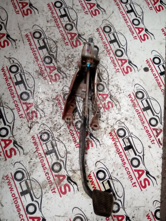 TOYOTA COROLLA DEPRİYAJ PEDALI