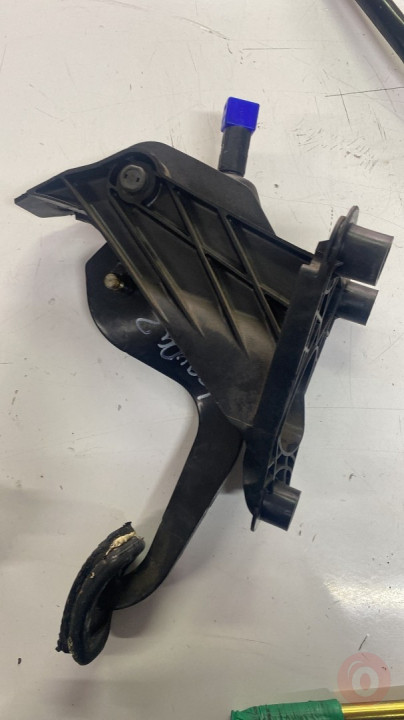 RENAULT LAGUNA 2 ÇIKMA DEBRİYAJ PEDALI