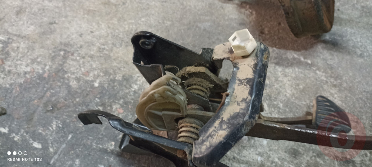 Opel Corsa b debraj pedalı çıkma orjinal