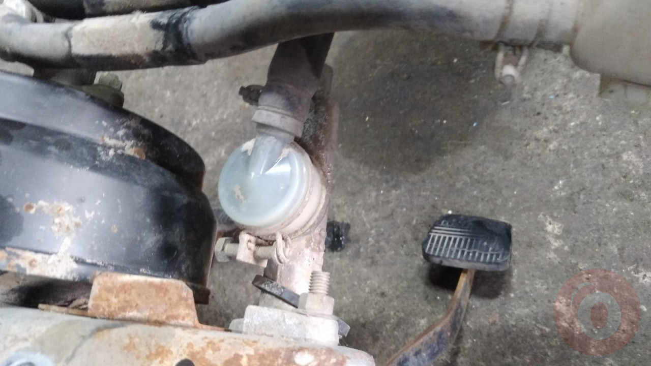 1998 model nissan urvan 2.5 çıkma debriyaj üst merkez