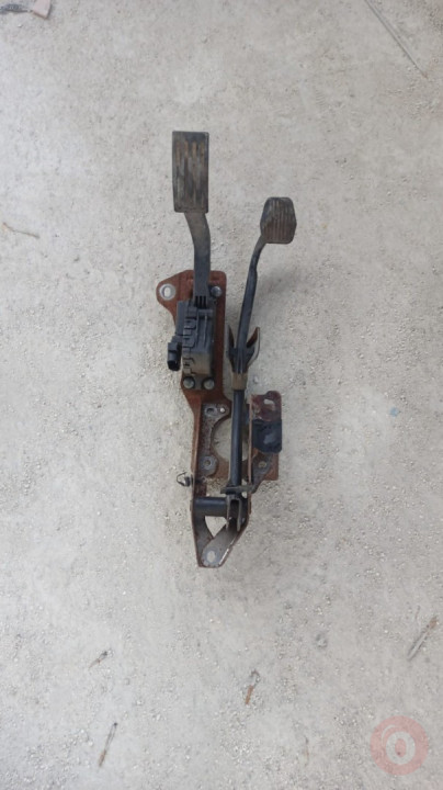 FORD FOCUS _2_ GAZ ,FREN PEDALİ ÇIKMA PARÇA