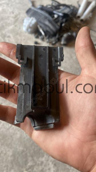 opel corsa d sigorta kutusu tesisatı kapağı