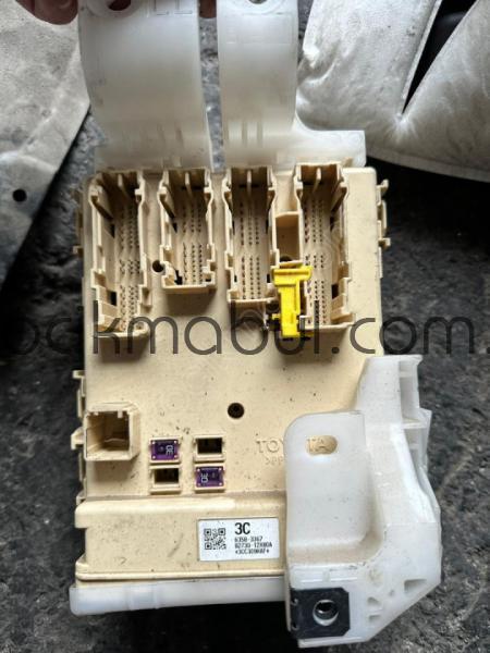 TOYOTA COROLLA 2017 SİGORTA KUTUSU