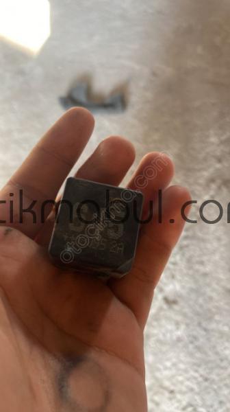 4H0951253A vw polo 2018 645 nolu röle