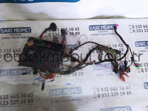 ÇIKMA VW TRANSPORTER T4 İÇ SİGORTA KUTUSU