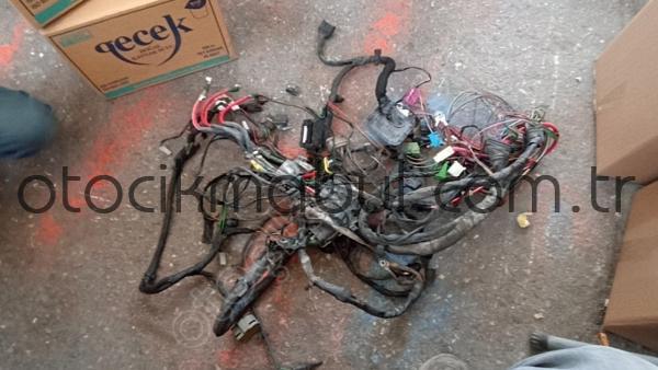 mercedes C204 benzinli motor içi elektrik tesisatı