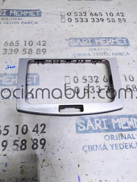 ÇIKMA VW PASSAT B7 CC TEYP ÇERÇEVESİ 3AA858069H