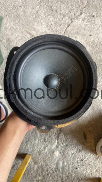 8V4035411B audi a3 2020 sağ arka kapı hoparlör