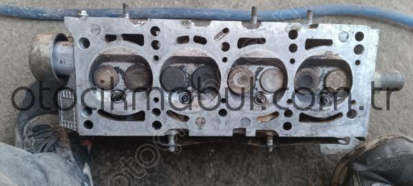 Opel Astra 1.6  üst kapağı