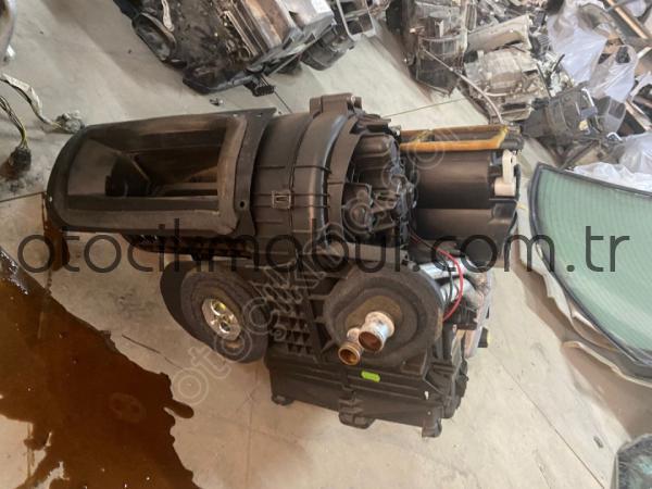 2007 RENAULT MEGANE 2 MANURL KALORİFER KAZANI ORJ ÇIKMA